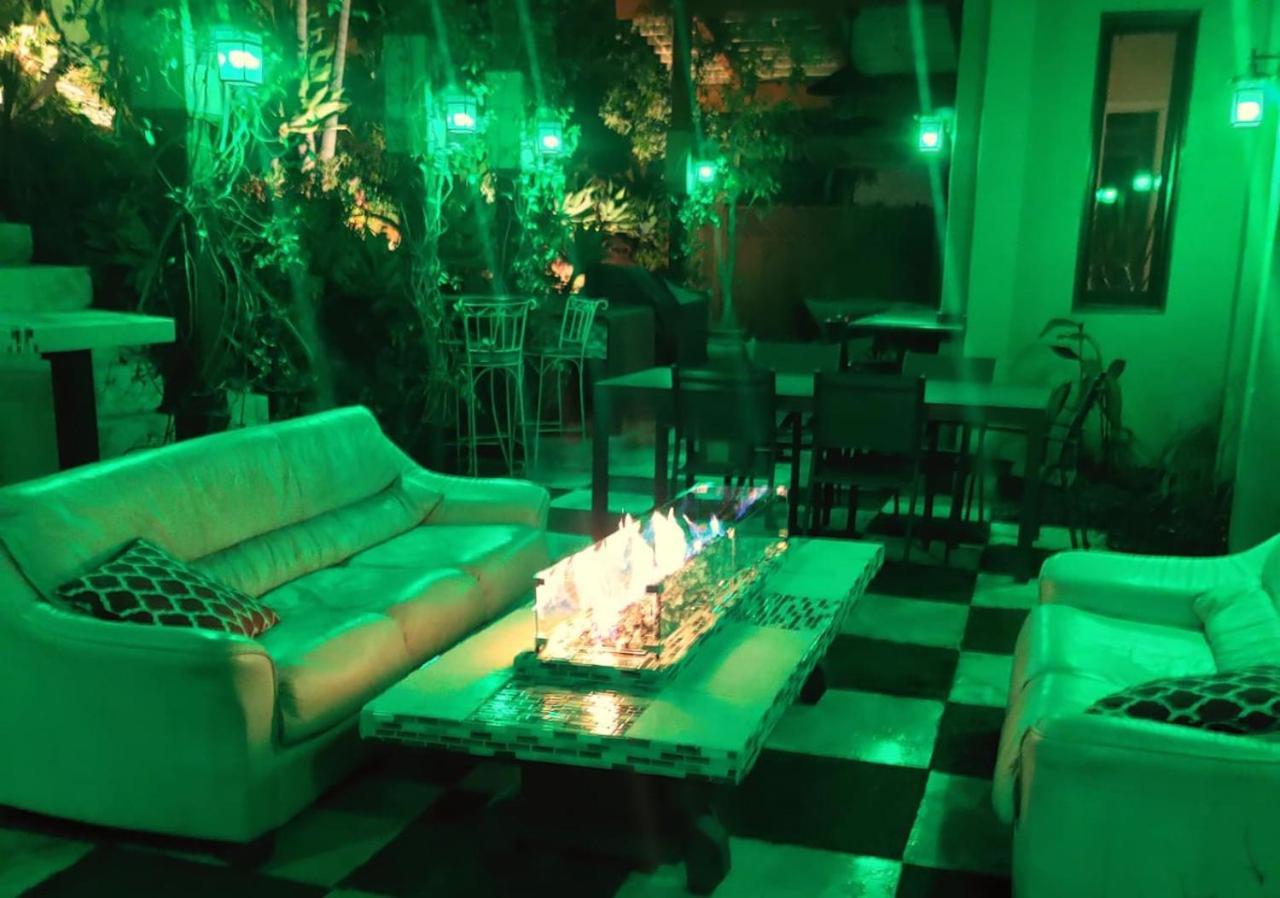 Skyhill Oasis With Hot Tub Walk To Universal Hébergement de vacances Los Angeles