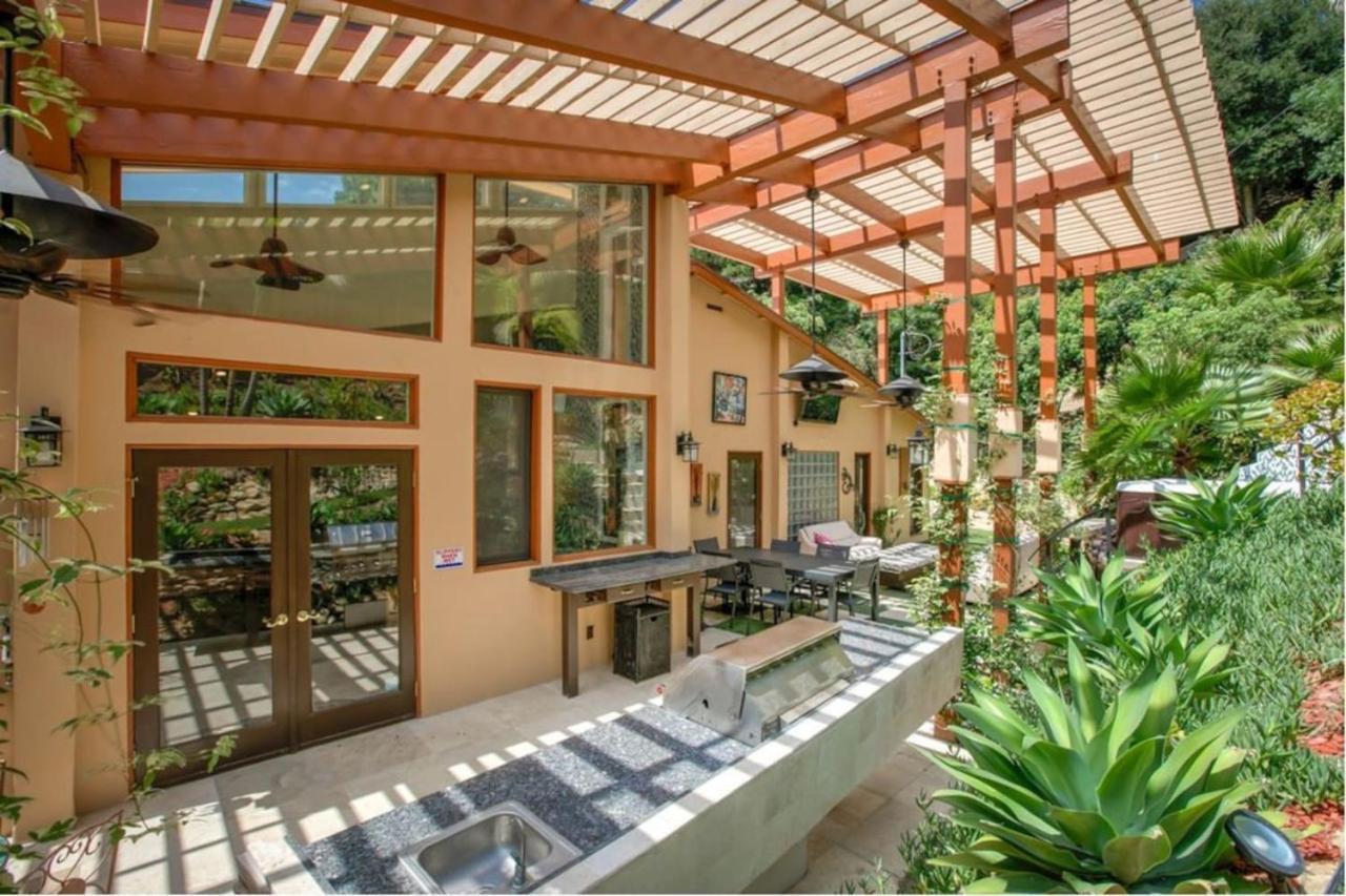 Skyhill Oasis With Hot Tub Walk To Universal *