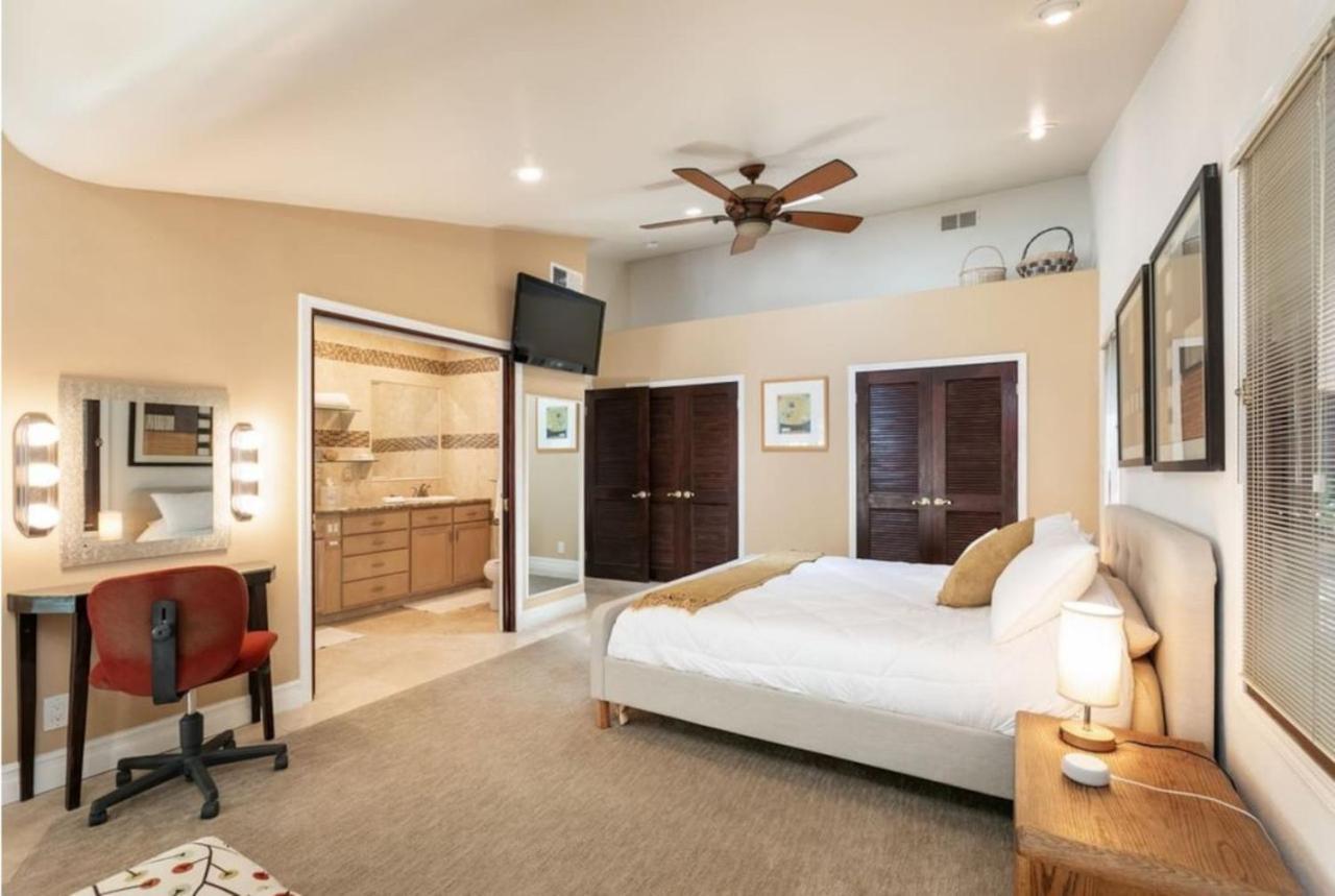 Skyhill Oasis With Hot Tub Walk To Universal Hébergement de vacances