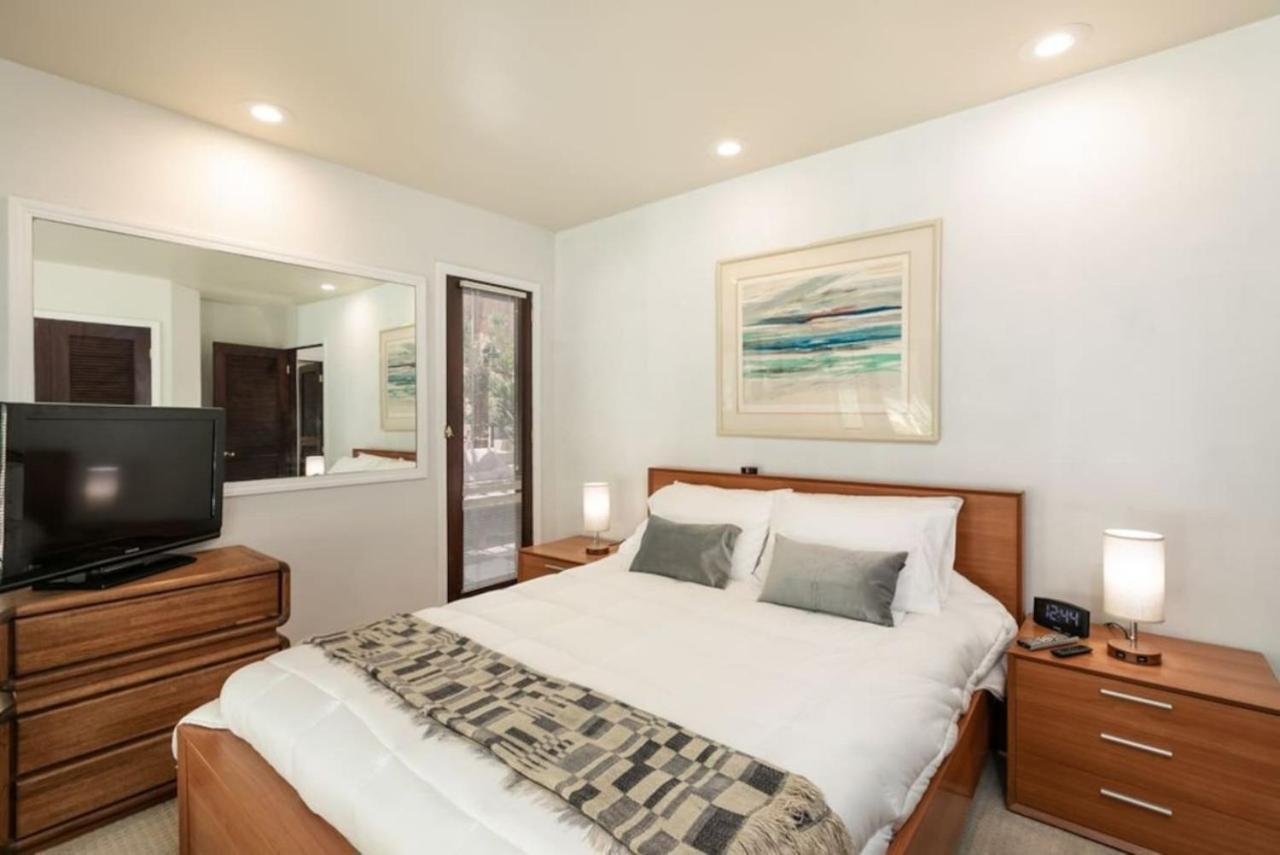 Skyhill Oasis With Hot Tub Walk To Universal Hébergement de vacances