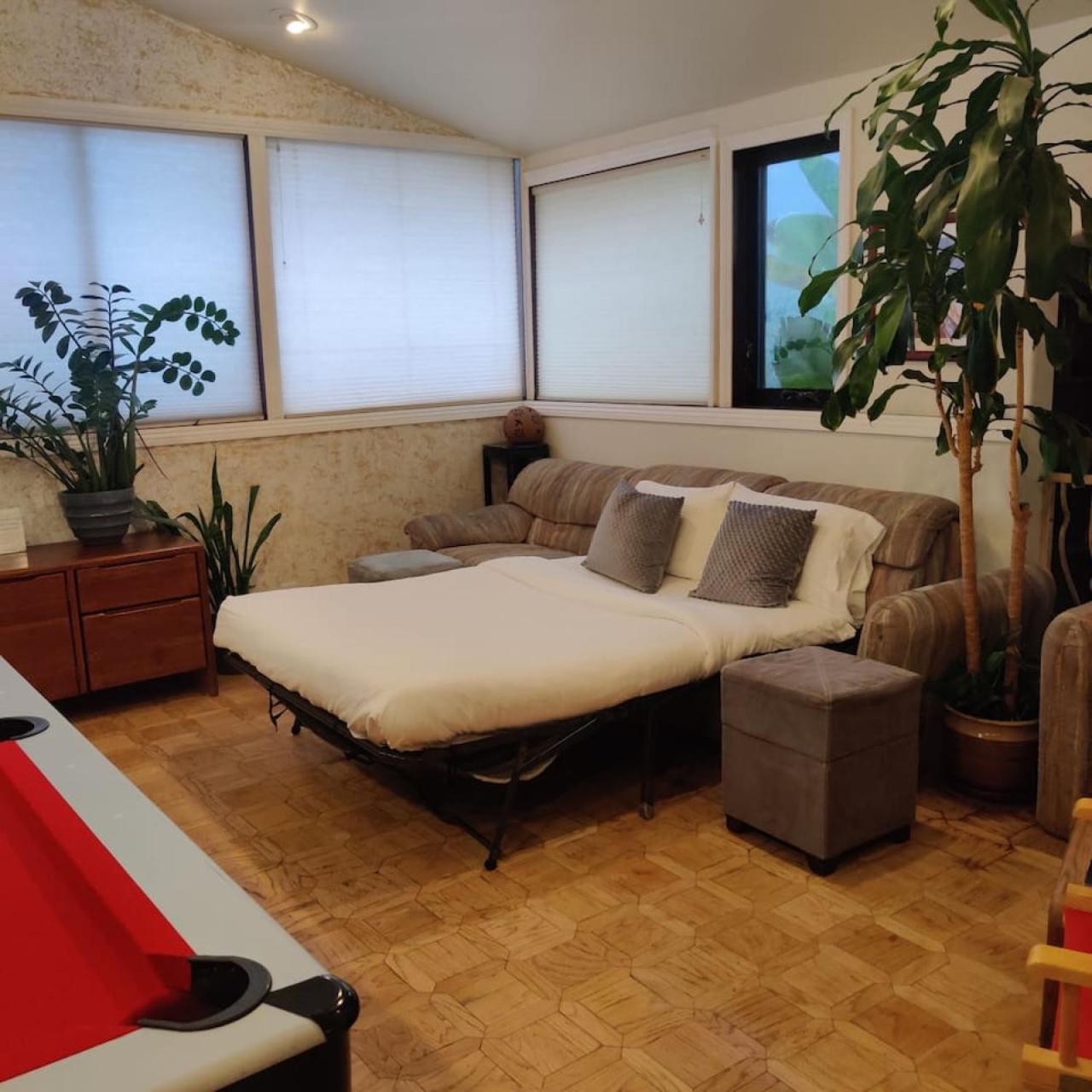 Hébergement de vacances Skyhill Oasis With Hot Tub Walk To Universal *