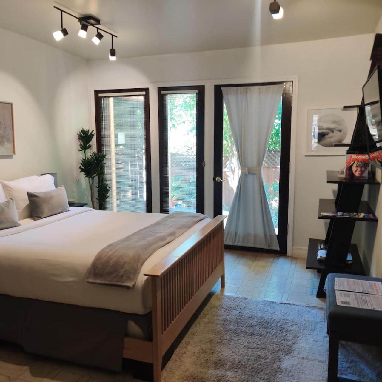 Hébergement de vacances Skyhill Oasis With Hot Tub Walk To Universal Los Angeles