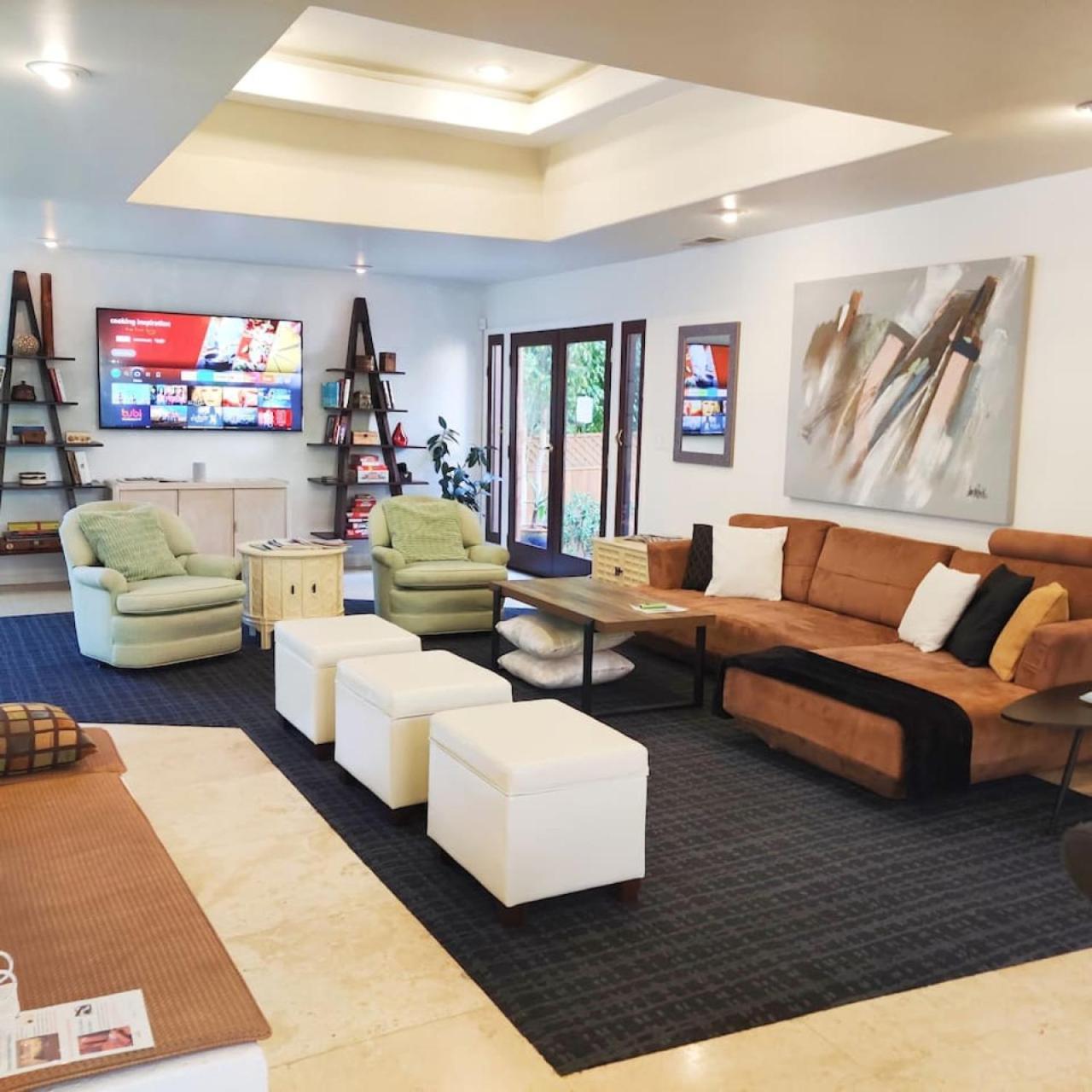 Hébergement de vacances Skyhill Oasis With Hot Tub Walk To Universal